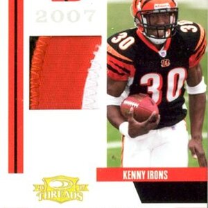 2007 Donrus Threads Rookie Collection Kelly Irons Patch.jpg